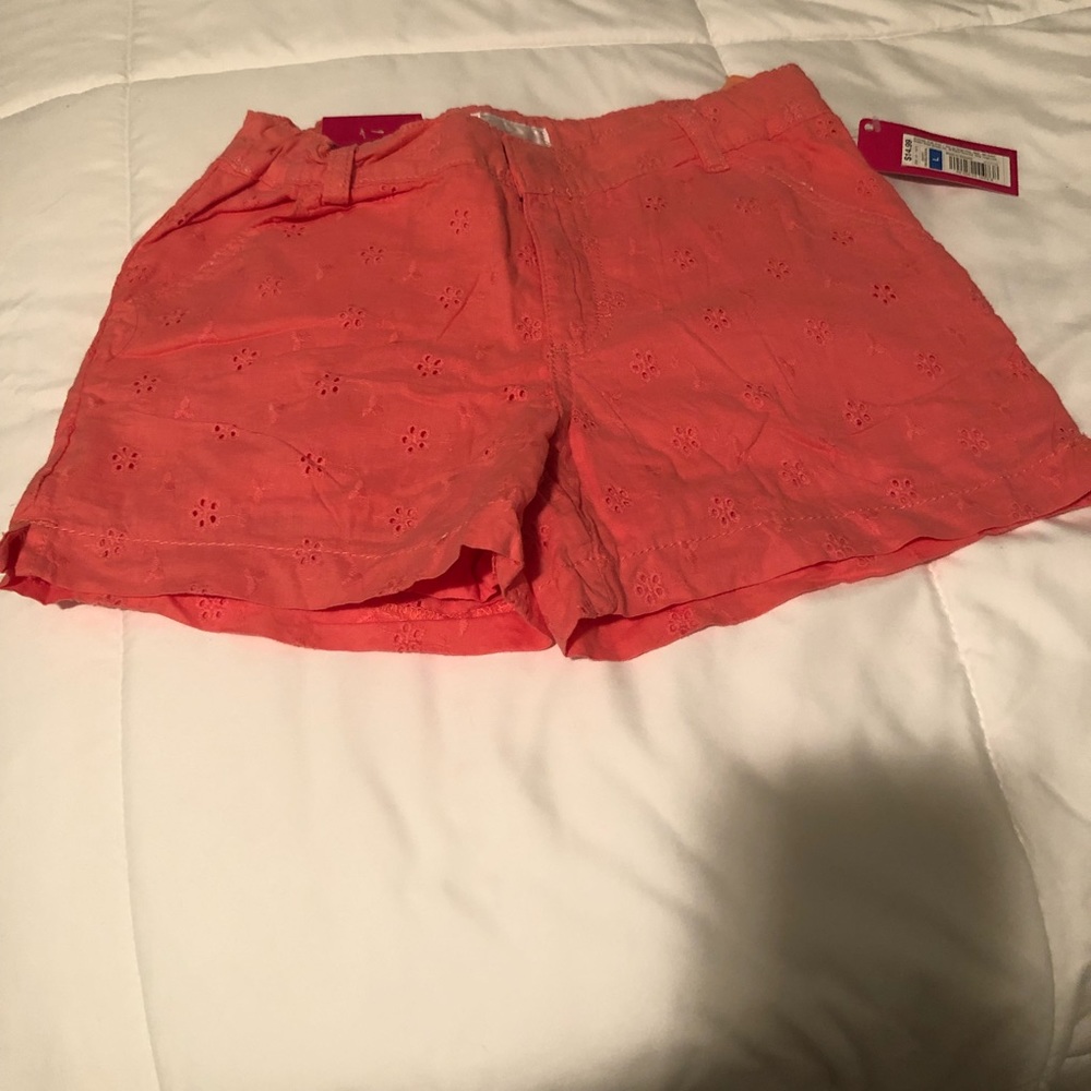 💚 5 for $15! 💚 Girls Salmon Eyelet Shorts